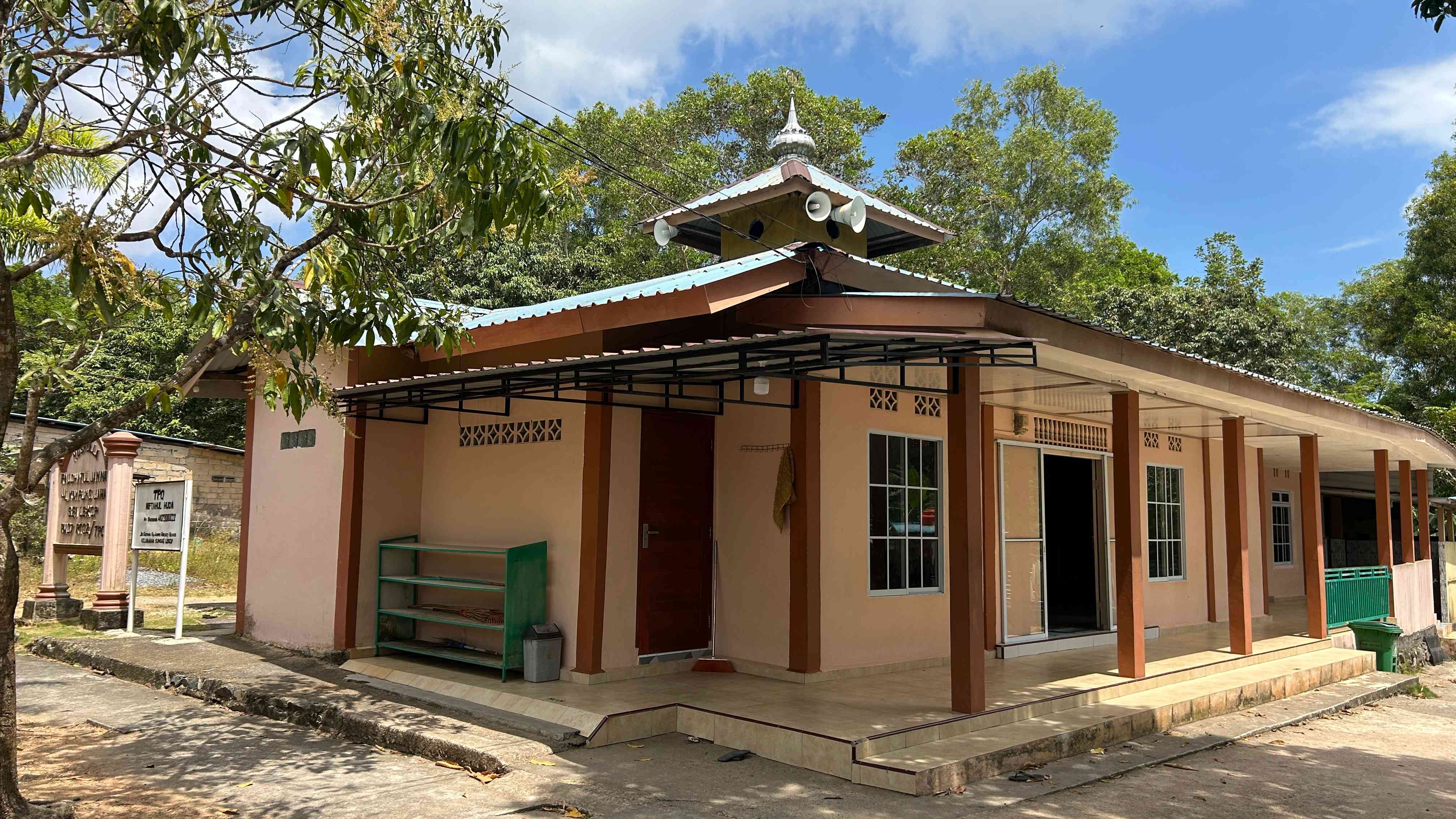 MUSHOLLA RAUDHATUL JANNAH